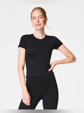 NWT SPANXsmooth™ Jersey Crewneck Tee Size Medium Classic Black